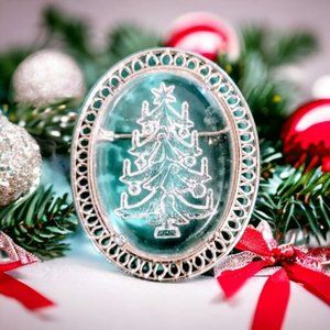 Christmas Tree Brch/Pin 2" Oval Slv Tone Woman Collectible Gift  Sbrh40